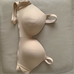 Cacique beige t shirt bra